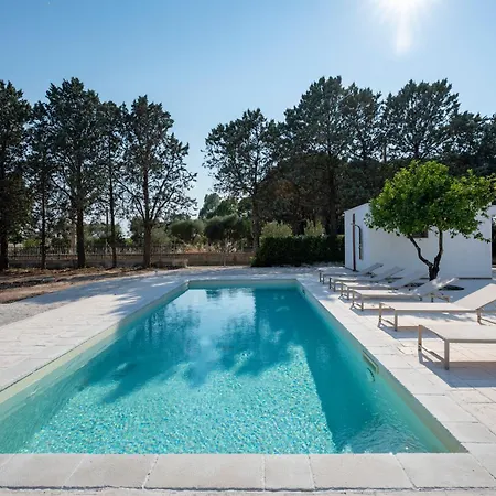 Guesthost - Giulia With Pool & Parking