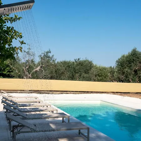 Villa Guesthost - Giulia With Pool & Parking *