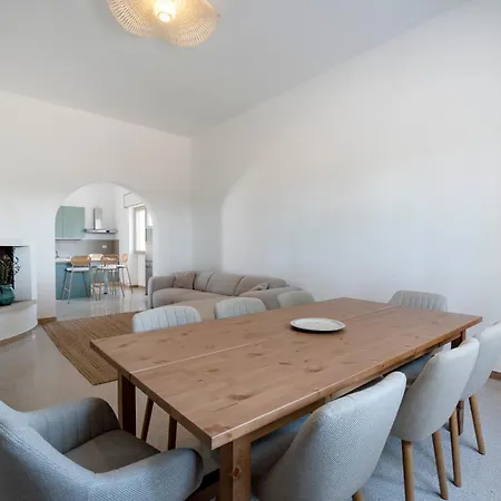 Villa Guesthost - Giulia With Pool & Parking *