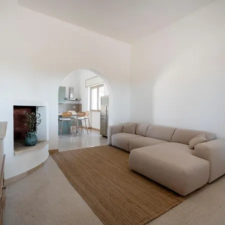 Villa Guesthost - Giulia With Pool & Parking