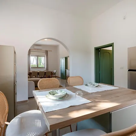 Guesthost - Giulia With Pool & Parking * Francavilla Fontana
