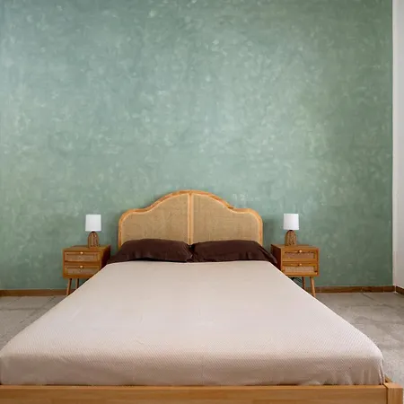 Villa Guesthost - Giulia With Pool & Parking *